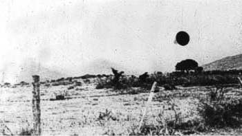 Photograph attributed to Hugo Luis Niotti, 3 July 1960 · reproduction from CEFORA · supplied frame retained at limited resolution
